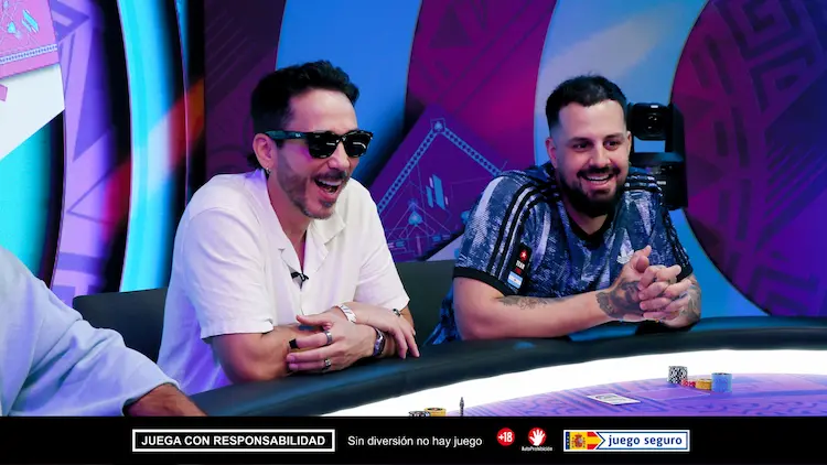 Jugadores y embajadores de PokerStars disfrutan de una partida de Kadabra durante el PS Open Málaga.